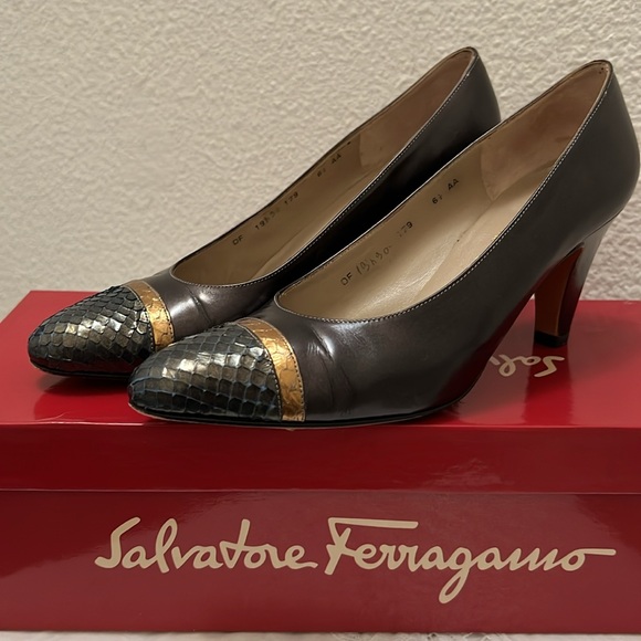 Salvatore Ferragamo Metallic Grey Pumps - Picture 7 of 12